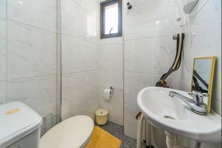 Apartamento à venda com 145m², 3 quartos e 3 vagas Apartamento à venda com 145m², 3 quartos e 3 vagasBanheiro de serviço
