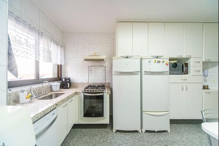 Apartamento à venda com 145m², 3 quartos e 3 vagas Apartamento à venda com 145m², 3 quartos e 3 vagasCozinha