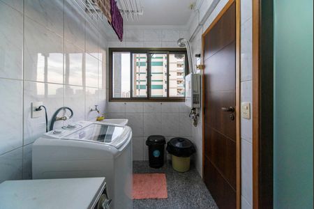 Apartamento à venda com 145m², 3 quartos e 3 vagas Apartamento à venda com 145m², 3 quartos e 3 vagasÁrea de Serviço