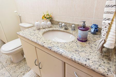 Apartamento à venda com 145m², 3 quartos e 3 vagas Apartamento à venda com 145m², 3 quartos e 3 vagasBanheiro Social