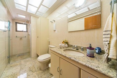 Apartamento à venda com 145m², 3 quartos e 3 vagas Apartamento à venda com 145m², 3 quartos e 3 vagasBanheiro Social