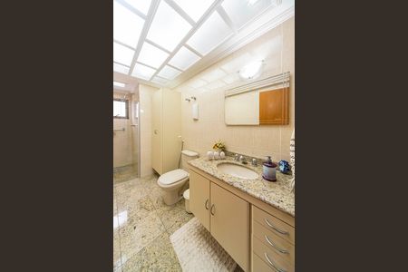 Apartamento à venda com 145m², 3 quartos e 3 vagas Apartamento à venda com 145m², 3 quartos e 3 vagasBanheiro Social
