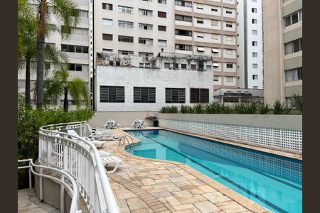 Studio à venda com 28m², 1 quarto e 1 vaga Studio à venda com 28m², 1 quarto e 1 vagaÁrea comum - Piscina