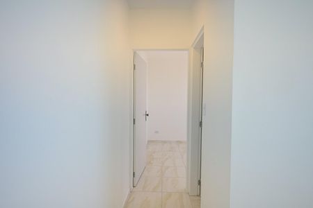 Corredor de casa para alugar com 1 quarto, 32m² em Vila Pirajussara, São Paulo