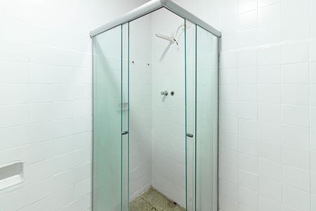 Banheiro de casa para alugar com 1 quarto, 70m² em Vila Romana, São Paulo