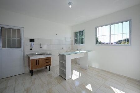 Sala de casa para alugar com 1 quarto, 32m² em Vila Pirajussara, São Paulo
