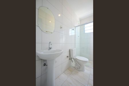 Banheiro de casa para alugar com 1 quarto, 32m² em Vila Pirajussara, São Paulo