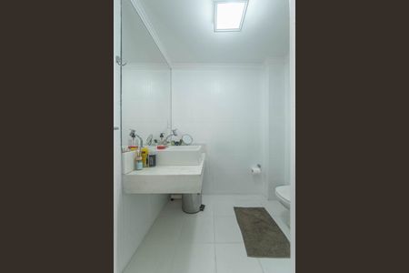 Apartamento à venda com 70m², 2 quartos e 1 vaga Apartamento à venda com 70m², 2 quartos e 1 vagaBanheiro