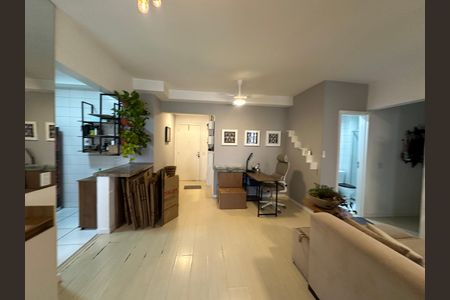 Sala de apartamento para alugar com 3 quartos, 76m² em Jardim Tupanci, Barueri