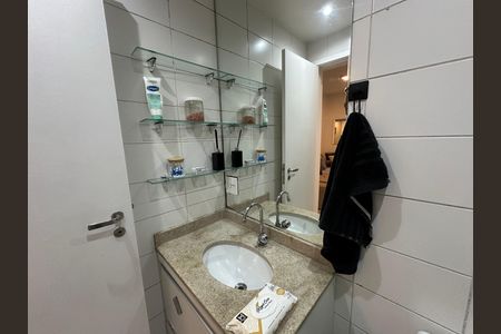 Apartamento à venda com 76m², 3 quartos e 1 vaga Apartamento à venda com 76m², 3 quartos e 1 vagaBanheiro