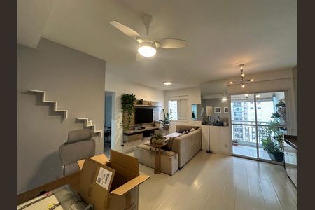 Sala de apartamento para alugar com 3 quartos, 76m² em Jardim Tupanci, Barueri