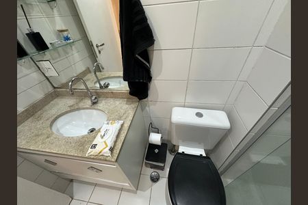 Apartamento à venda com 76m², 3 quartos e 1 vaga Apartamento à venda com 76m², 3 quartos e 1 vagaBanheiro
