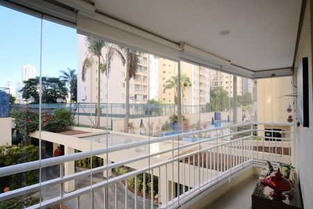 Apartamento à venda com 70m², 3 quartos e 2 vagasVaranda