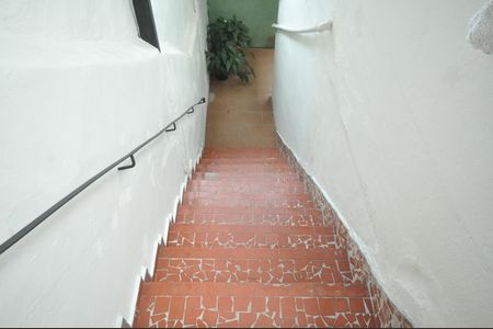 Casa para alugar com 45m², 2 quartos e sem vagaEscada de acesso