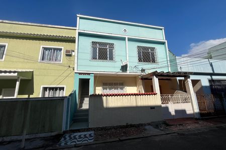 Casa à venda com 100m², 2 quartos e 1 vaga Casa à venda com 100m², 2 quartos e 1 vagaFachada