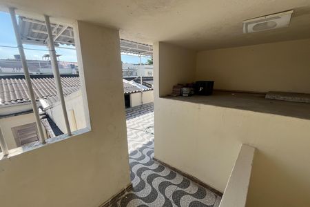 Casa à venda com 100m², 2 quartos e 1 vaga Casa à venda com 100m², 2 quartos e 1 vagaTerraço