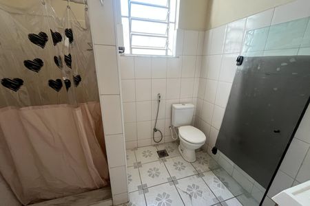 Casa à venda com 100m², 2 quartos e 1 vaga Casa à venda com 100m², 2 quartos e 1 vagaBanheiro