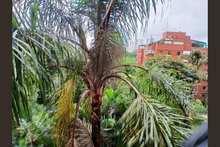 Apartamento à venda com 117m², 4 quartos e 2 vagas Apartamento à venda com 117m², 4 quartos e 2 vagasVista