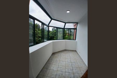 Apartamento à venda com 117m², 4 quartos e 2 vagas Apartamento à venda com 117m², 4 quartos e 2 vagasVaranda