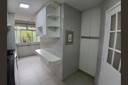 Apartamento à venda com 117m², 4 quartos e 2 vagas Apartamento à venda com 117m², 4 quartos e 2 vagasCozinha