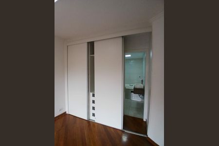 Apartamento à venda com 117m², 4 quartos e 2 vagas Apartamento à venda com 117m², 4 quartos e 2 vagasQuarto