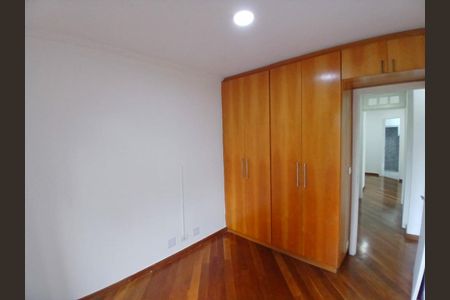 Apartamento à venda com 117m², 4 quartos e 2 vagas Apartamento à venda com 117m², 4 quartos e 2 vagasQuarto