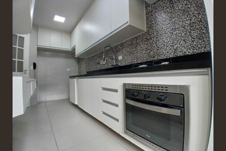 Apartamento à venda com 117m², 4 quartos e 2 vagas Apartamento à venda com 117m², 4 quartos e 2 vagasCozinha