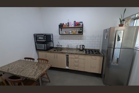 Cozinha de apartamento para alugar com 2 quartos, 75m² em Santa Cecília, Porto Alegre