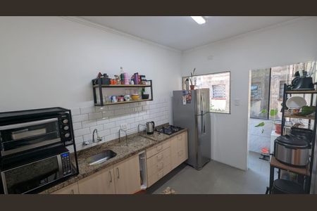 Cozinha de apartamento para alugar com 2 quartos, 75m² em Santa Cecília, Porto Alegre
