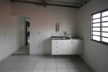 Casa à venda com 170m², 2 quartos e 2 vagas Casa à venda com 170m², 2 quartos e 2 vagasEdícula