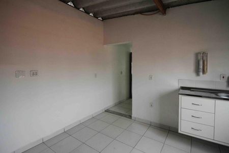 Casa à venda com 170m², 2 quartos e 2 vagas Casa à venda com 170m², 2 quartos e 2 vagasEdícula