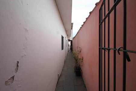 Casa à venda com 170m², 2 quartos e 2 vagas Casa à venda com 170m², 2 quartos e 2 vagasÁrea Externa