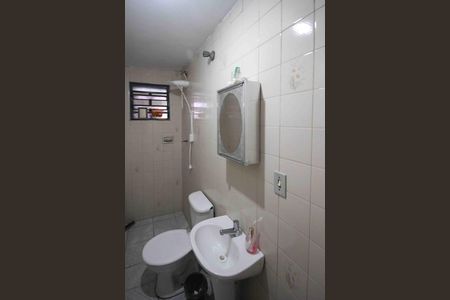 Casa à venda com 170m², 2 quartos e 2 vagas Casa à venda com 170m², 2 quartos e 2 vagasBanheiro de serviço