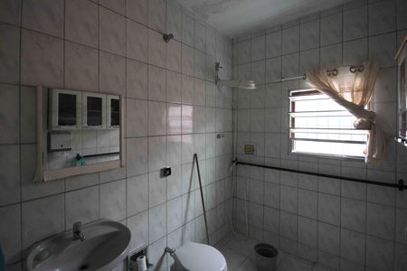 Casa à venda com 170m², 2 quartos e 2 vagas Casa à venda com 170m², 2 quartos e 2 vagasBanheiro