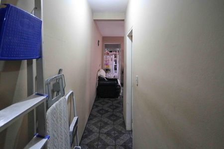 Casa à venda com 170m², 2 quartos e 2 vagas Casa à venda com 170m², 2 quartos e 2 vagasCorredor