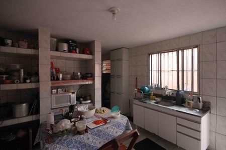 Casa à venda com 170m², 2 quartos e 2 vagas Casa à venda com 170m², 2 quartos e 2 vagasCozinha