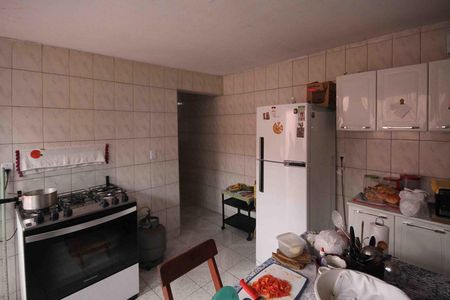 Casa à venda com 170m², 2 quartos e 2 vagas Casa à venda com 170m², 2 quartos e 2 vagasCozinha