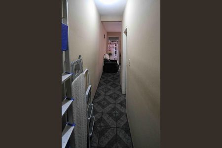 Casa à venda com 170m², 2 quartos e 2 vagas Casa à venda com 170m², 2 quartos e 2 vagasCorredor