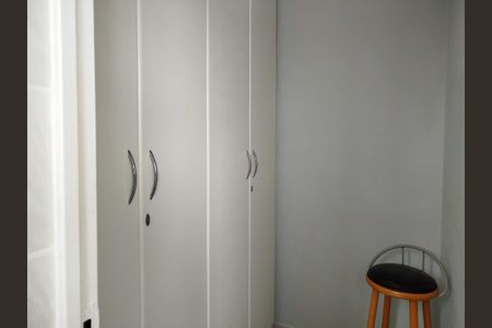 Apartamento à venda com 80m², 3 quartos e 2 vagasDependência de serviço