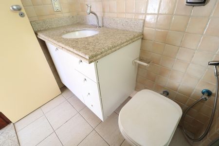 Apartamento para alugar com 72m², 4 quartos e 2 vagasBanheiro do Quarto 3