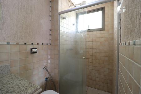 Apartamento para alugar com 72m², 4 quartos e 2 vagasBanheiro do Quarto 3