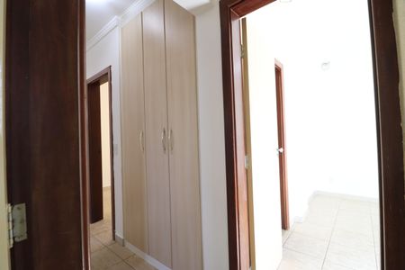 Apartamento para alugar com 72m², 4 quartos e 2 vagasArmário - Corredor