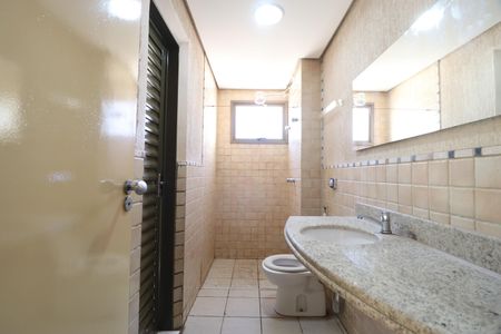Apartamento para alugar com 72m², 4 quartos e 2 vagasBanheiro do Quarto 4