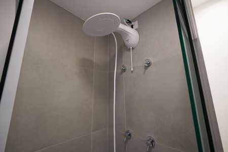 Banheiro de kitnet/studio para alugar com 1 quarto, 30m² em Ipiranga, São Paulo
