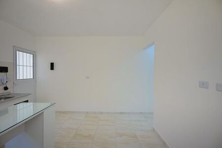 Sala de casa para alugar com 1 quarto, 32m² em Vila Pirajussara, São Paulo