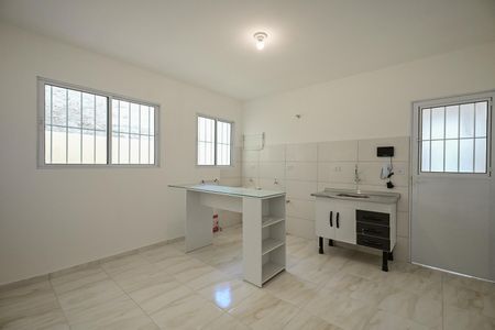 Sala de casa para alugar com 1 quarto, 32m² em Vila Pirajussara, São Paulo