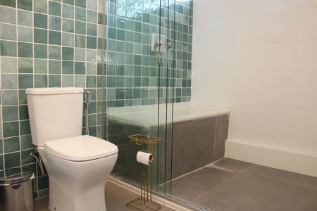 Apartamento à venda com 140m², 2 quartos e 2 vagasBanheiro da Suíte 1