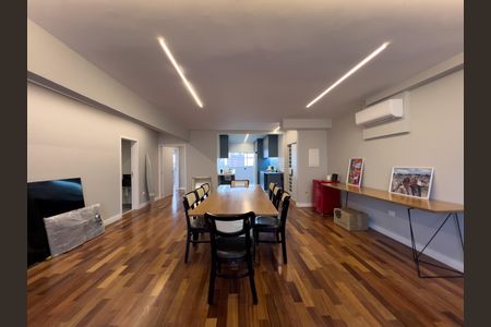 Apartamento à venda com 140m², 2 quartos e 2 vagas Apartamento à venda com 140m², 2 quartos e 2 vagasSala