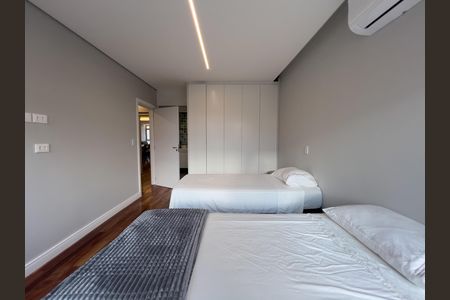 Apartamento à venda com 140m², 2 quartos e 2 vagas Apartamento à venda com 140m², 2 quartos e 2 vagasSuíte 1