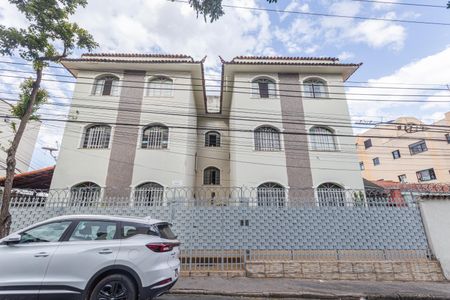 Apartamento para alugar com 75m², 2 quartos e 1 vagaFachada